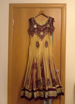 Чудесный комплект с вышивкой,  платье, штаны и шаль, индийский наряд2 фото