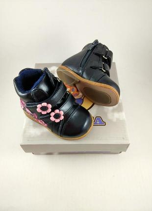 Демісезонні черевики для найменших дівчаток4 фото