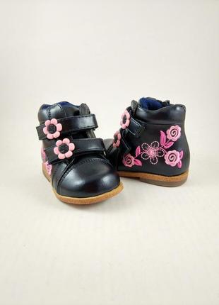 Демісезонні черевики для найменших дівчаток8 фото