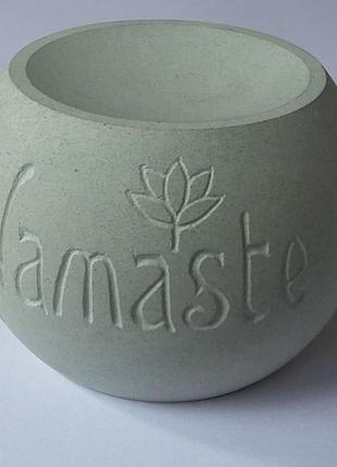 Підсвічник цеолітовий з різьбою "namaste"