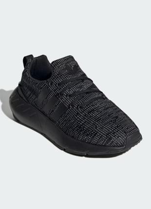 Кроссовки adidas2 фото