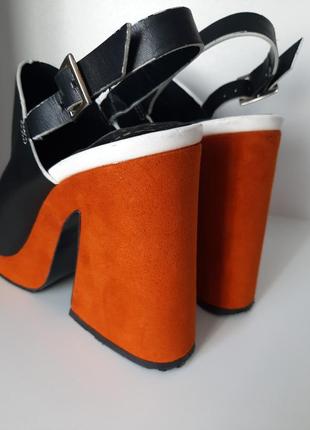 Zara чорні сабо, босоніжки з помаранчевим замшевою каблуком.4 фото