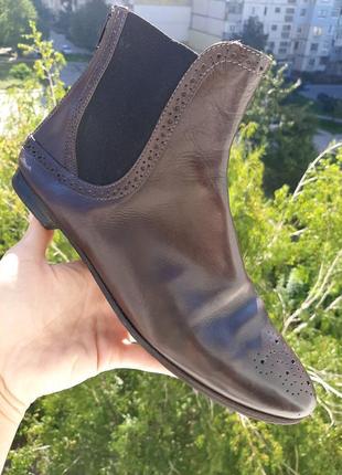 Круті черевики в стилі челсі від agl італія
