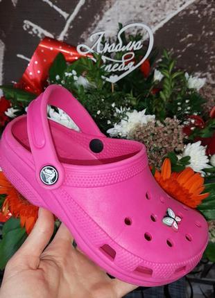 Crocs m1 w3 оригінальні яскраві крокси метелик1 фото