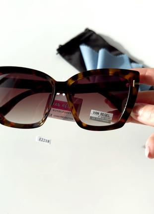 Жіночі сонцезахисні окуляри коричневі5 фото
