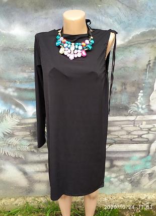 Платье свободного кроя с одним рукавом