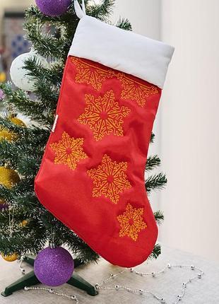 Новогодний подарочный сапог, рождественский,с вышивкой, красного цвета, вышивка-"снежинки".