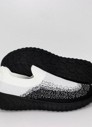 Жіночі чорно-білі трикотажні кросівки сліпони білий4 фото