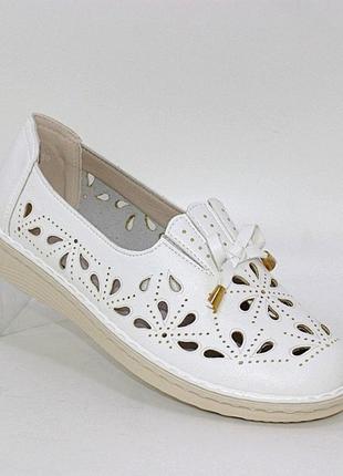 Білі жіночі перфоровані літні туфлі з бантиком білий