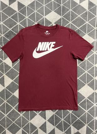 Футболка nike sportswear essential tee vinho (оригінал)