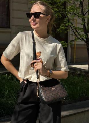 Сумка teri shoulder bag in signature canvas