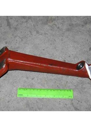 Важіль поворотний кермовий мтз-82 правий з гору 72-2308074