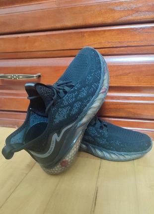 Текстильні кросівки