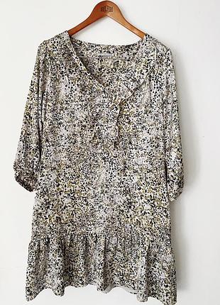 Очень красивое платье трапеция