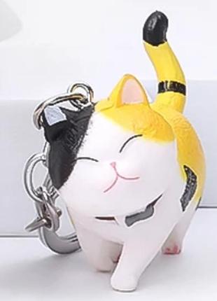 Брелок на ключи кот котик обьемный 3d крутой пластик пятнистый