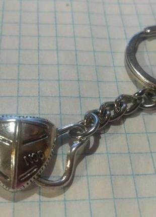 Брелок на ключи серебристый металл медицинская защитная ковид небольшая маска-респиратор n 95