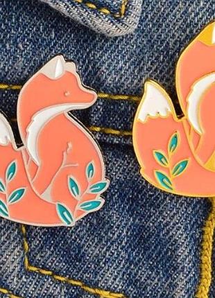 Брошь брошка значок пин лиса рыжая лисичка лис лисенок хвост с листьями