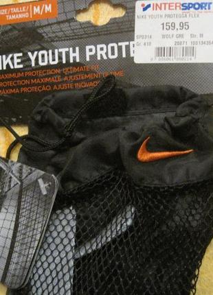 Спортивный защитный щиток nike