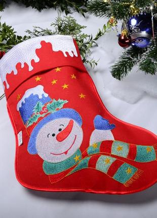 Новогодний подарочный сапог, рождественский носок, с вышивкой, красного цвета, вышивка - снеговик.