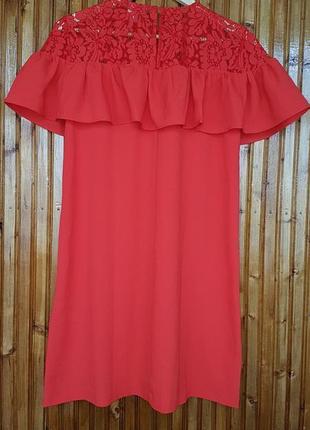 Красное платье мини h&amp;m с кружевом и воланами.2 фото