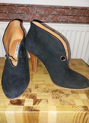 Черевички - туфлі.