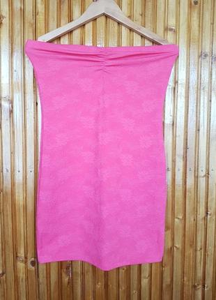 Розовое фактурное облегающее платье бюстье мини от pink woman.2 фото