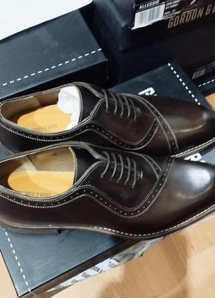 Чудового дизайну шкіряні туфлі бренду чоловічого взуття з німеччини gordon & bros.