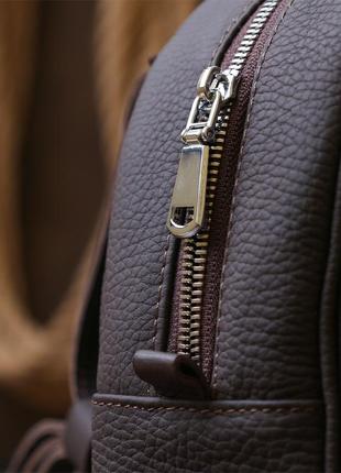 Стильний матовий жіночий рюкзак з натуральної шкіри shvigel 16325 коричневий9 фото