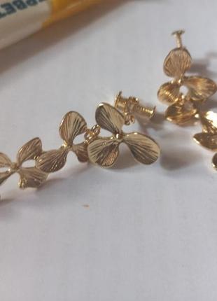Длинные клипсы серьги сережки (без прокола) золотистый металл пр-во корея подвески цветы орхидеи3 фото