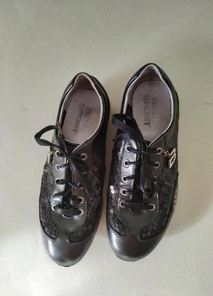 Роскошные кожаные кроссовки с пайетками р.36.5-37,bebe