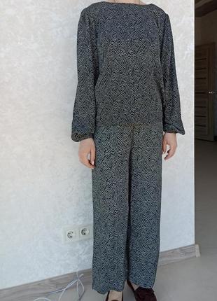 Костюм летний, кофточка и брюки