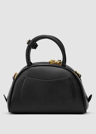 Премиальная кожаная сумка женская в оригинальной формы бренд miu miu фирменная черная ручки и ремешок комплект10 фото