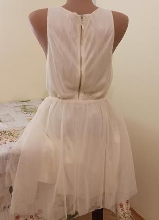 Платье белое, нарядное2 фото
