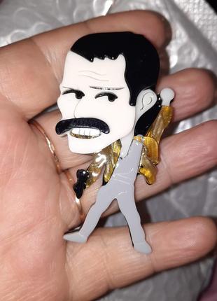Крутий об'ємний значок брошка фредді мерк'юрі акрил чудова якість freddie mercury queen