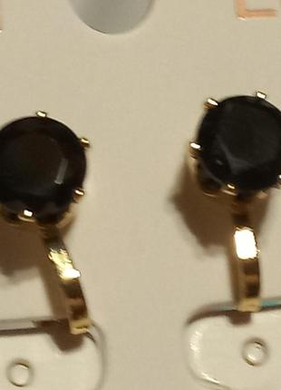 Простые клипсы серьги сережки (без прокола)золотистый металл пр-во корея черный камень