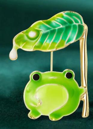 Брошь брошка металл эмаль зеленый жаба лягушка держит лист роса