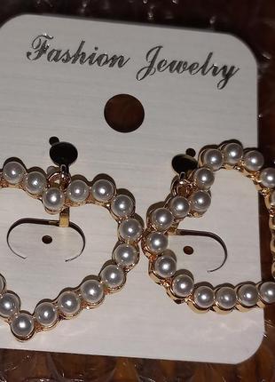 Клипсы серьги сережки (без прокола) золотистый металл пр-во корея сердечко под жемчуг контур