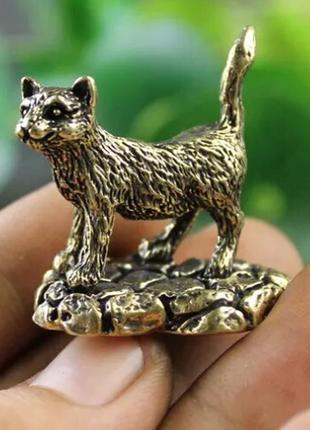 Фігурка статуетка сувенір латунна кіт кішка котик кішеня метал латунь на підставці1 фото