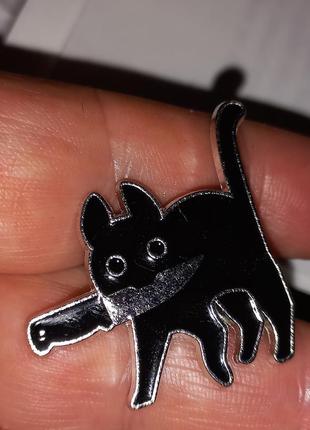 Брошь брошка пин значок черный кот кошка нож металл эмаль большие глаза
