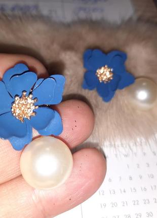 Сірі сережки гвоздики голуба емаль квітки металеві і перли
