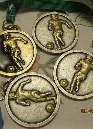 Набор =4 шт медаль металлическая футбол из британии сувенир  жетон награда