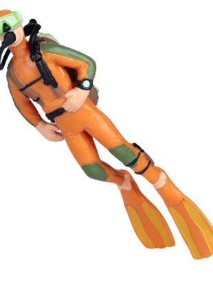 Фігурка статуетка водолаз плавець підводник ласти іграшка сувенір жовтогарячий