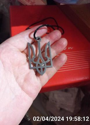 Підвіска кулон метал україна тризуб герб україна тризуб металевий шнурок чорний2 фото