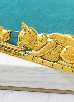 Брошь брошка 9см ! металл золотистый кот кошка и котенок кушают из миски