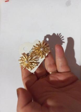 Клипсы серьги сережки (без прокола) золотистый металл пр-во корея лучи солнышки жемчуг8 фото