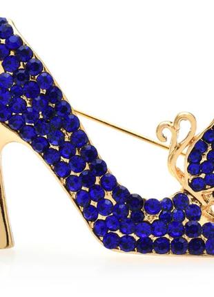 Брошь брошка металл золотистый женские туфли туфельки обьемная синие и бабочка сидит