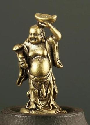 Фигурка статуэтка монах латунная металл латунь 3см на 1.3 см