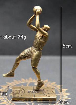 Фігурка статуетка латунна метал латунь латунь латунна баскетбольний баскетболіст м'яч2 фото