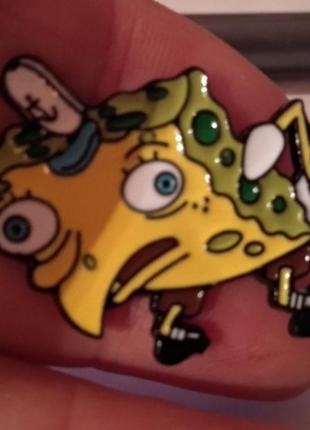 Губка боб спанч бобеш брошка піктограм sponge bob метал сумний