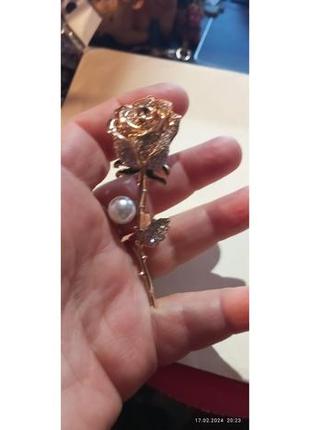 Брошка брошка золотистий метал цирконій квітка троянда перлів каміння7 фото